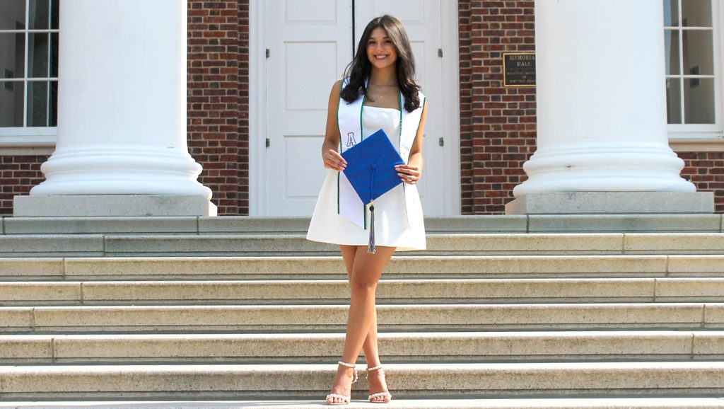 Angelina Ramola grad photo
