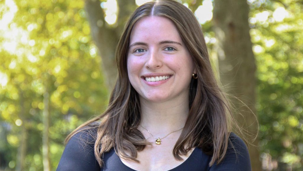 Carys Hulse headshot