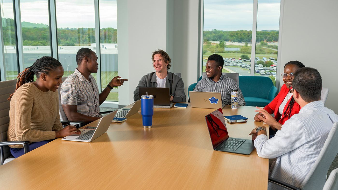 Lerner graduate business students gather in the FinTech Innovation Hub.
