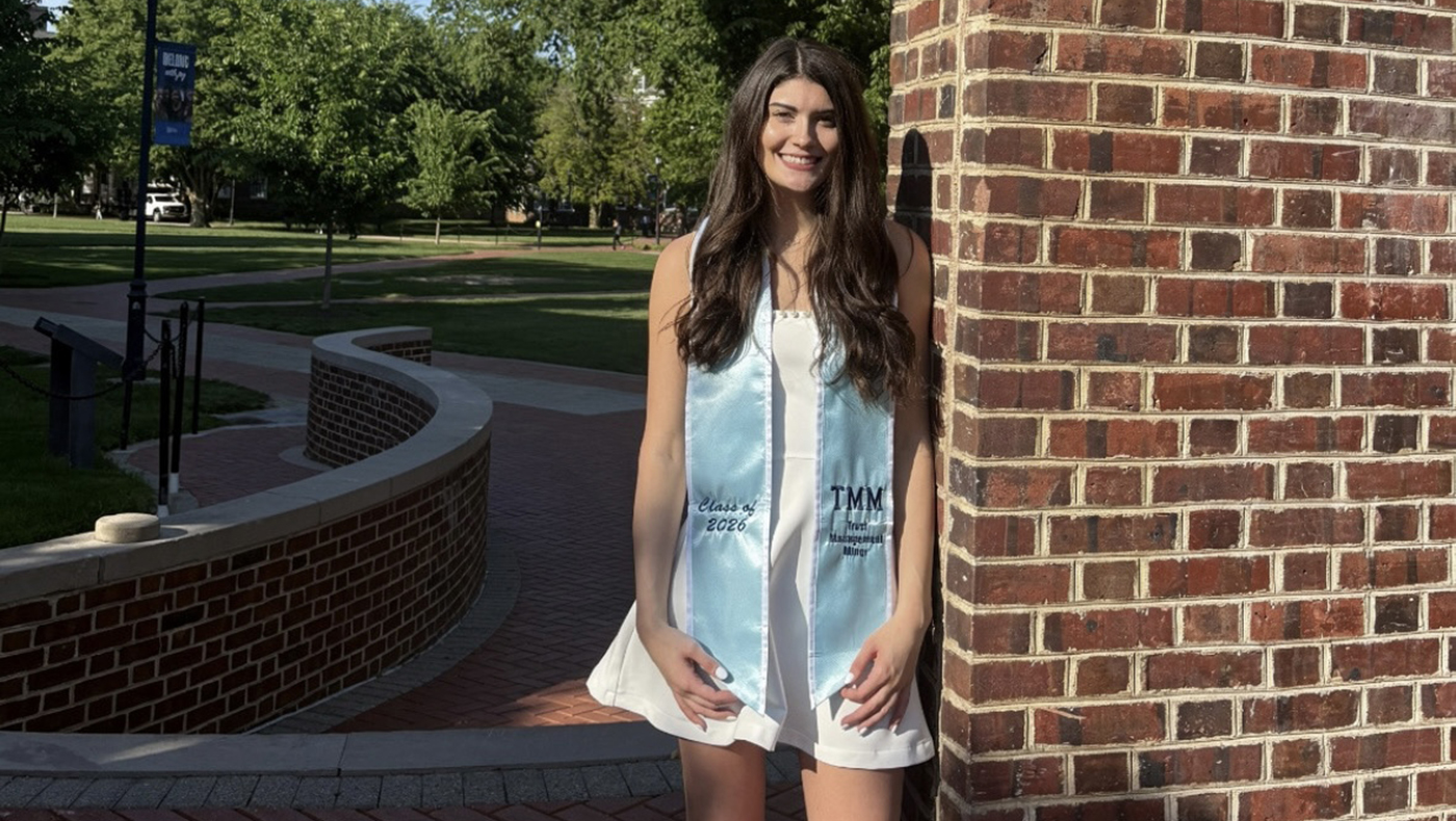 Lindsey Rago grad photo