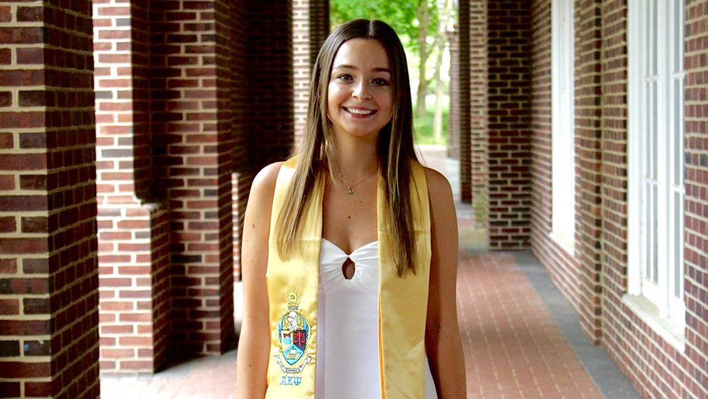 Madelynn Murray grad photo